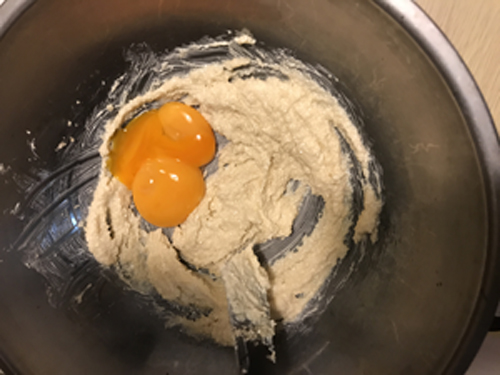 卵黄とチーズケーキ作り