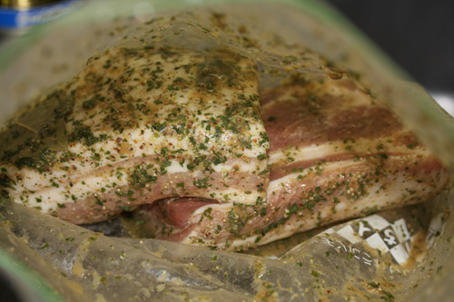 豚バラ肉でベーコン：塩漬け