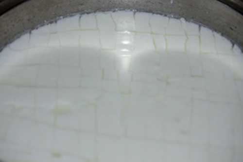 カードからホエーがにじみ出る