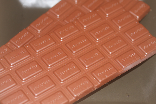 いたチョコレートの燻製