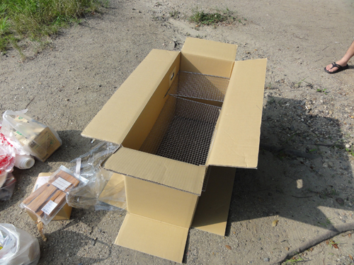 段ボール燻製をセット