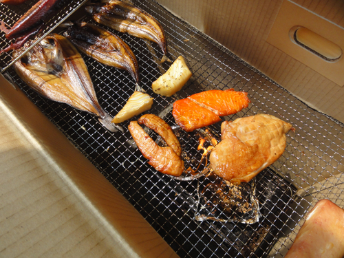 段ボールで熱燻製