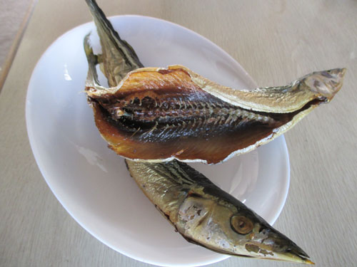 さんま燻製を干物にする