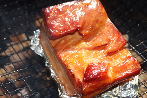 市販ベーコンを檜で燻製