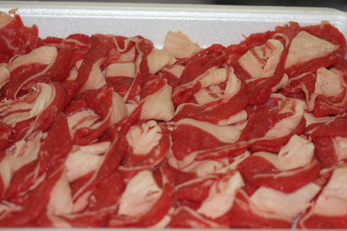 牛肩ローススライス肉を燻製