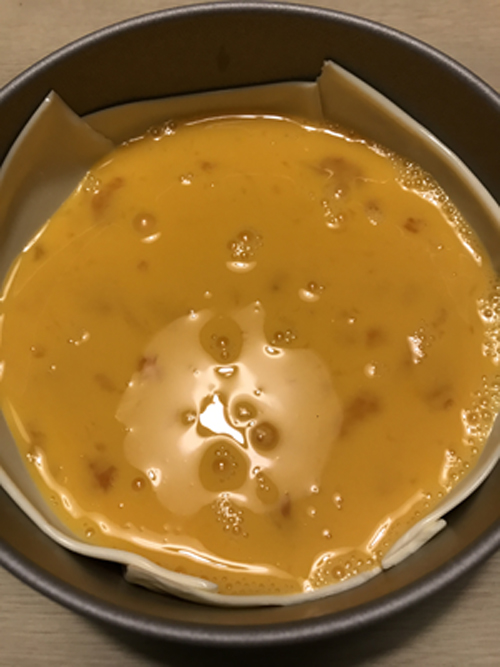 溶き卵を入れる