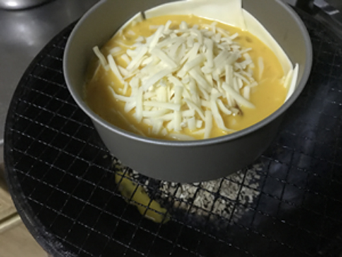 半熟卵とチーズの燻製
