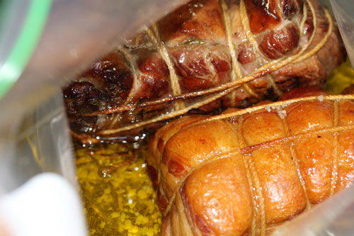 オイルで煮込んで安全に干し肉を作る