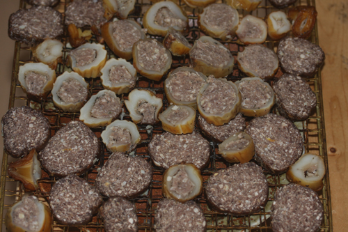 イカソーセージを燻製する