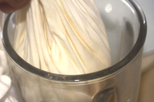 自重でホエーを出す