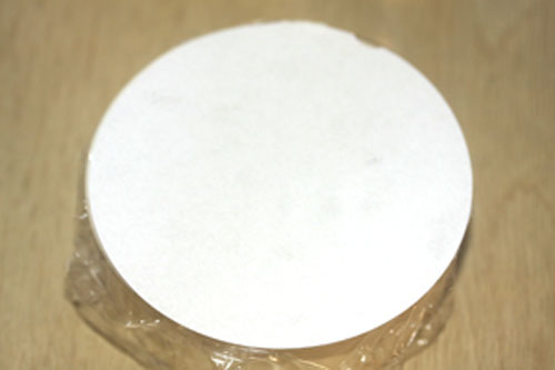 チーズ容器に蓋をする