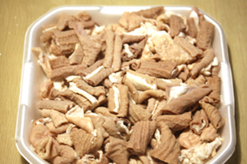 調理済みもつを燻製