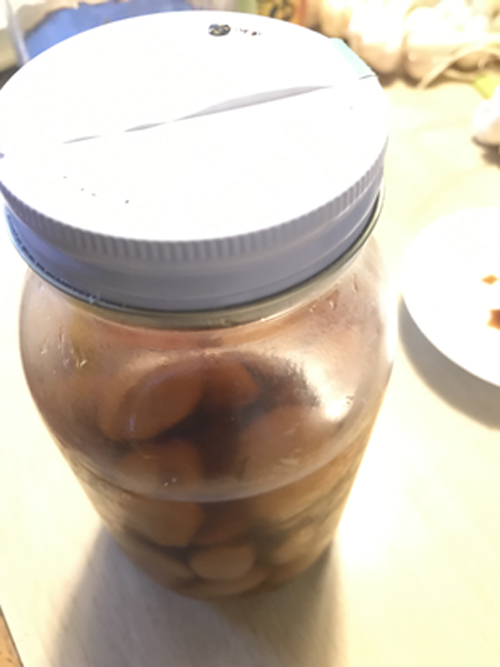 燻製大蒜の酢漬け