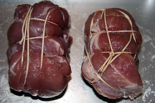 焼き豚もも肉準備