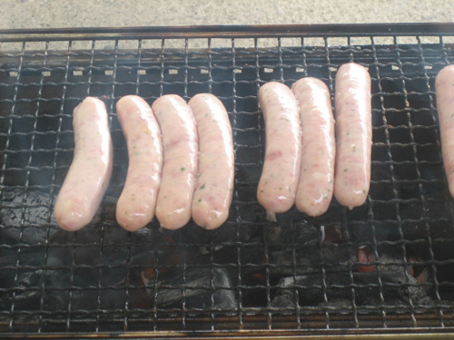 BBQコンロウインナーで燻製