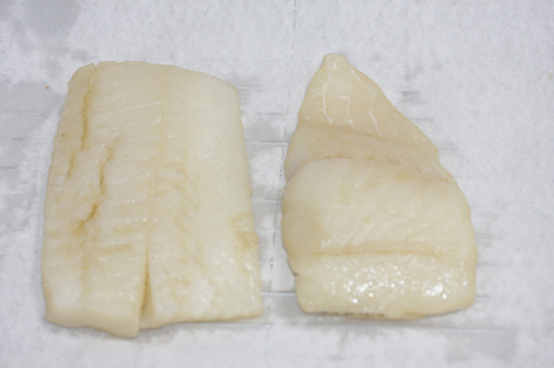 白身魚燻製準備