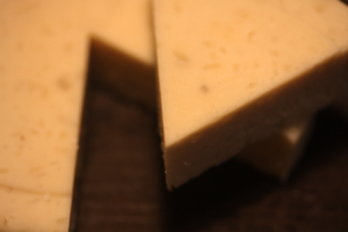 麹で熟成セミハードチーズ